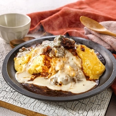 牛肉とモッツァレラのビーフシチューオムドリア