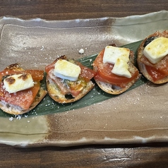トマトとクリームチーズのブルスケッタ