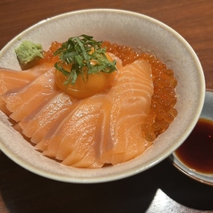 サーモンといくらの親子丼