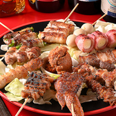 【至極の焼き鳥体験】大将が丹精込めて焼き上げる焼き鳥は、厳選されたお酒との組み合わせで、心に残る美味しさを提供します。大切な人たちとの瞬間を特別なものに演出します。友人や会社の人達とともに、極上のひとときをお楽しみください。ここでしか味わえない最高の料理とお酒が待っています。