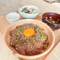 料理メニュー写真&nbsp;new　マグロととろろのうま辛ユッケ丼セット