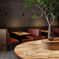 ゆったりとしたソファ席