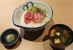 マグロとネギトロ丼
