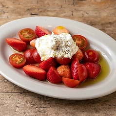 ストラッチャテッラチーズのカプレーゼ