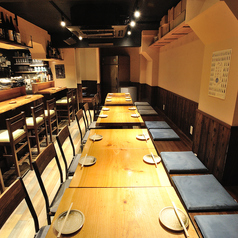 難波駅すぐの好立地！最大で16名様までご宴会をお楽しみいただけます♪