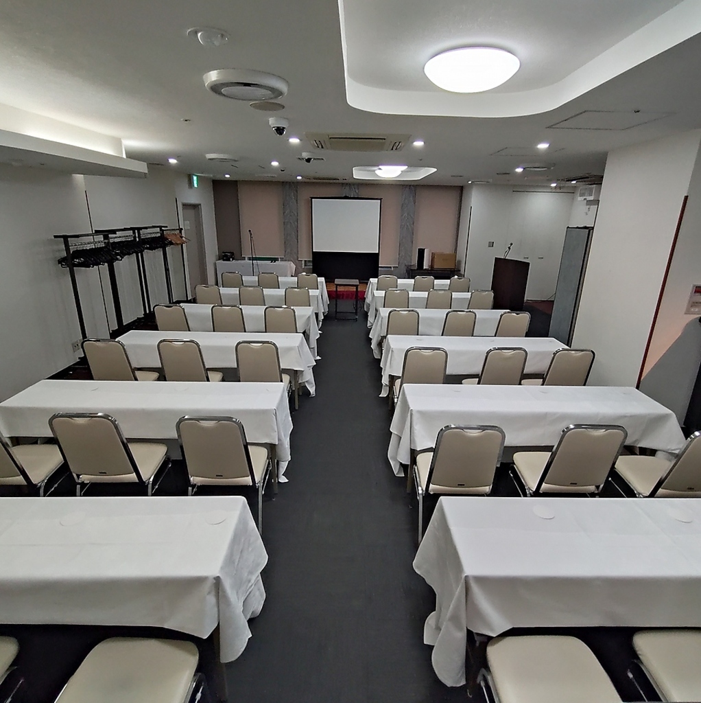 個室【宙】では、宴会・会議室は50名様まで収納可能