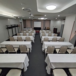 個室【宙】では、宴会・会議室は50名様まで収納可能