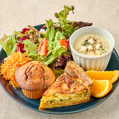 パティシエ特製のキッシュとマフィン