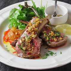 骨付き仔羊のロースト（2本）にんにくとハーブのソース