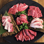 肉職人の盛合せは必食！お客様人気×スタッフおすすめのお肉を盛り合わせた豪華な内容となっています