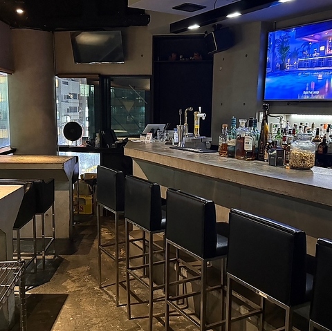 東京ミッドタウン目の前の7階。手作り料理とお酒を深夜4時まで。