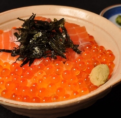 サーモンいくら丼