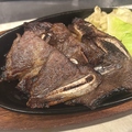 料理メニュー写真&nbsp;【鉄板焼肉】骨付き牛カルビ