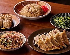ウレシイ餃子バル リバールの特集写真