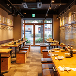 テーブルもたくさんあるので団体様も大歓迎！