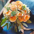結婚式場ならではの花束も各種アレンジいたします。ご予約時にご予算や用途をスタッフにお申し付けください。 
