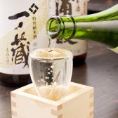 辛口のお酒を中心とした充実のラインナップ！自慢のお料理に相性抜群となっています。お好みの銘柄をお探しください！