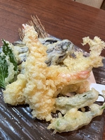 旬の魚介の揚げたて天ぷら