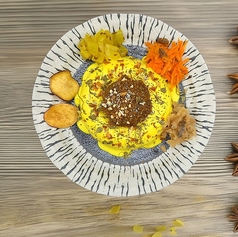 25種類の生薬とスパイスを使用したチーズキーマカレー