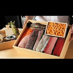 旬のこだわり食材を使った逸品料理や創作料理をご用意。