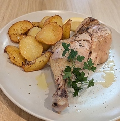 骨付き鶏もも肉のコンフィ