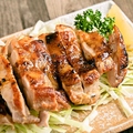 料理メニュー写真 鶏モモ肉ガーリックオイル焼
