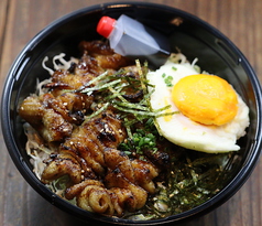 炭火焼鶏皮丼