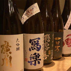 料理と合わせて楽しめる、地酒や銘酒、ワイン。