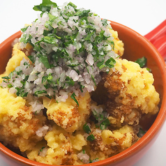 カリフラワーのフリットとグレモラータ