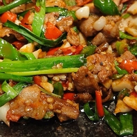 湖南料理は酸辣と呼ばれる酸味を加えた辛さが特徴