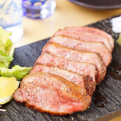 厚切り牛タンの藁焼き