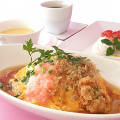 【ふわとろ、ぷちぷちの三重奏】とろろ明太子の和風ソースオムライス 1,580 (税込 1,738)