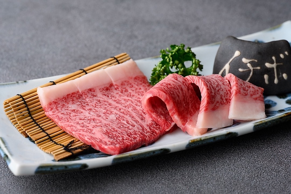 イチボやミスジなど希少部位を贅沢に食べ比べ
