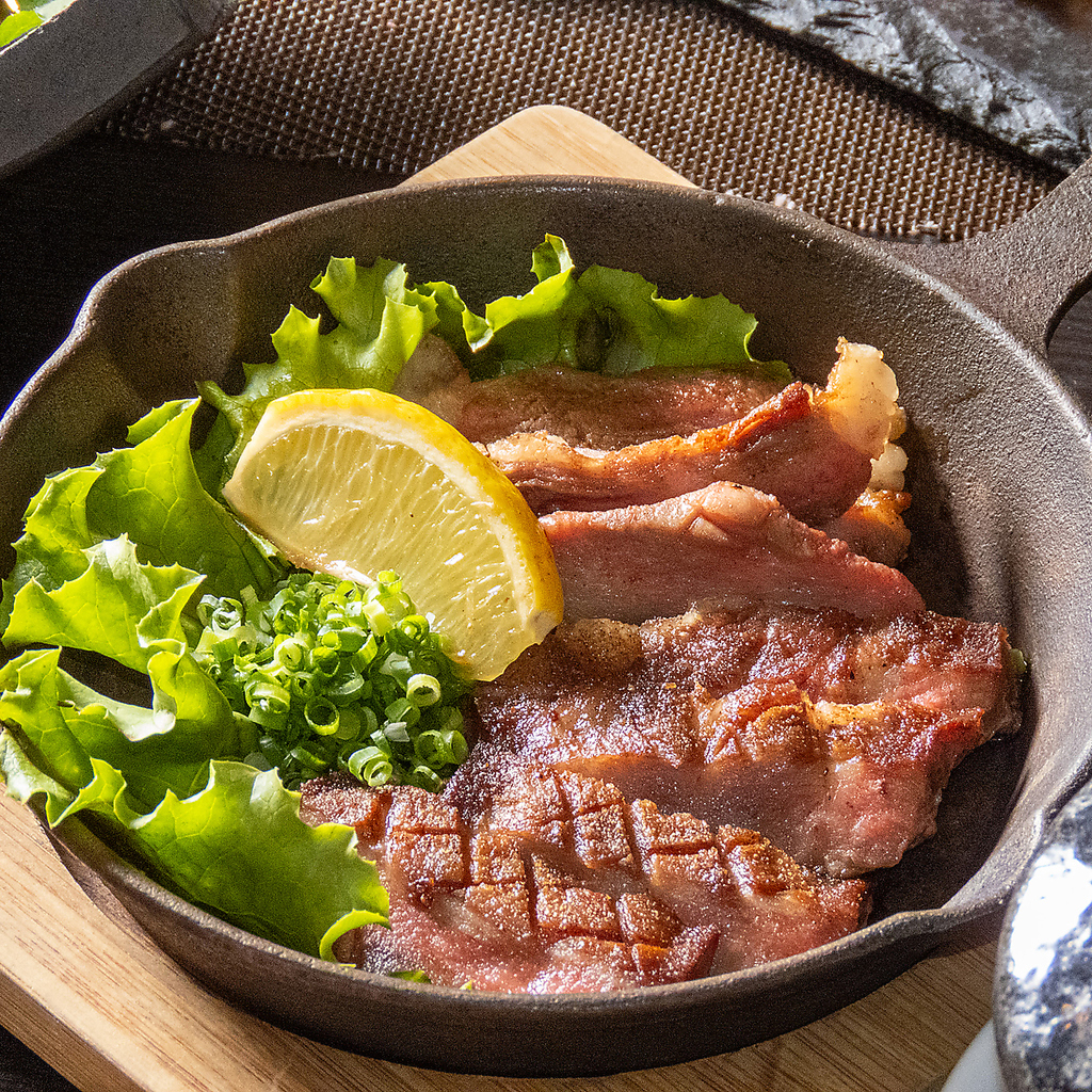 噛み応え抜群！！ビールのお供に逸品料理ご堪能ください♪