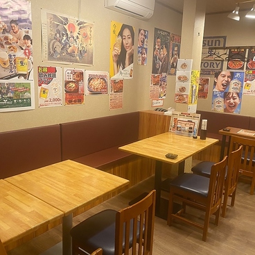 餃子酒場 富山駅前店の雰囲気1