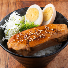 16時間煮込んだトロトロ角煮丼