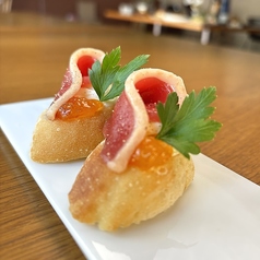 鴨の生ハムとチーズ、クルミ