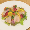 料理メニュー写真&nbsp;メカジキの燻製 オレンジ風味サラダ仕立て