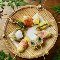 目の前で揚げたての天ぷらをご提供