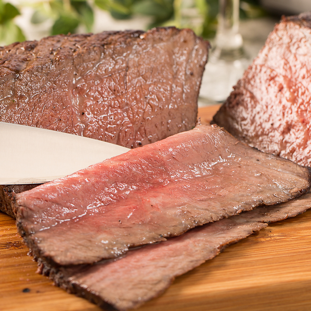 肉×チーズをテーマに40種類以上の料理をご提供！ちょっとしたご褒美に大人気です！