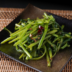 空心菜と青菜のにんにく炒め