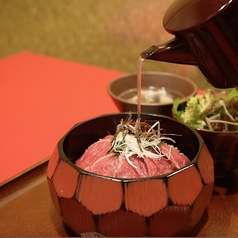 待望のランチメニューで牛まぶしが登場！