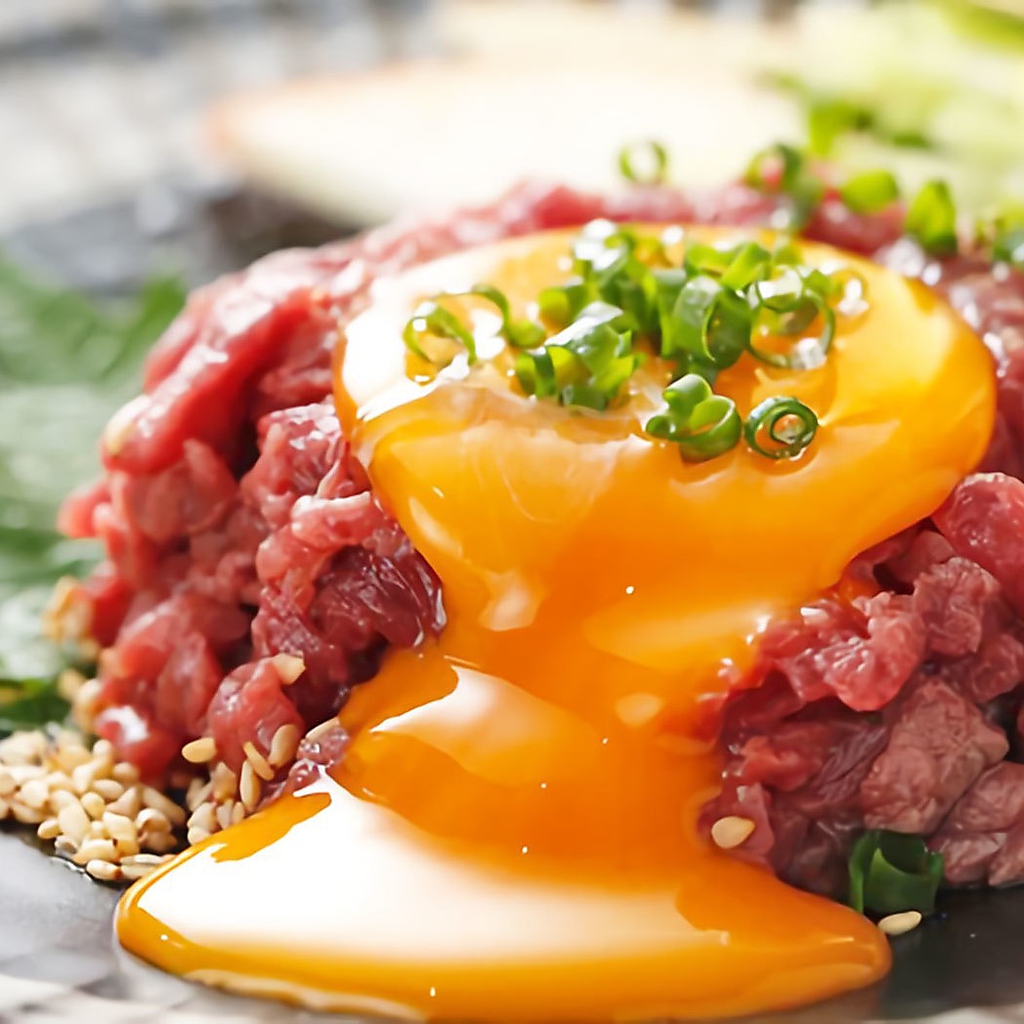 今月のおすすめ♪【期間限定】桜ユッケを是非ご賞味ください！！