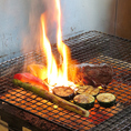 店内には炭火焼の設備がございます。旬な食材を炭火でじっくり焼いて素材を活かして調理致します♪