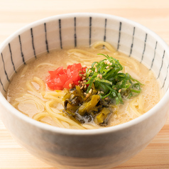 【豚骨ラーメン】〆まで大満足！濃厚豚骨スープが香り立つ、九州本場仕立てのラーメンが食べ放題！