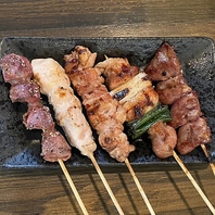 備長炭で焼き上げる鶏の旨み♪こだわりの本格炭火焼き鳥