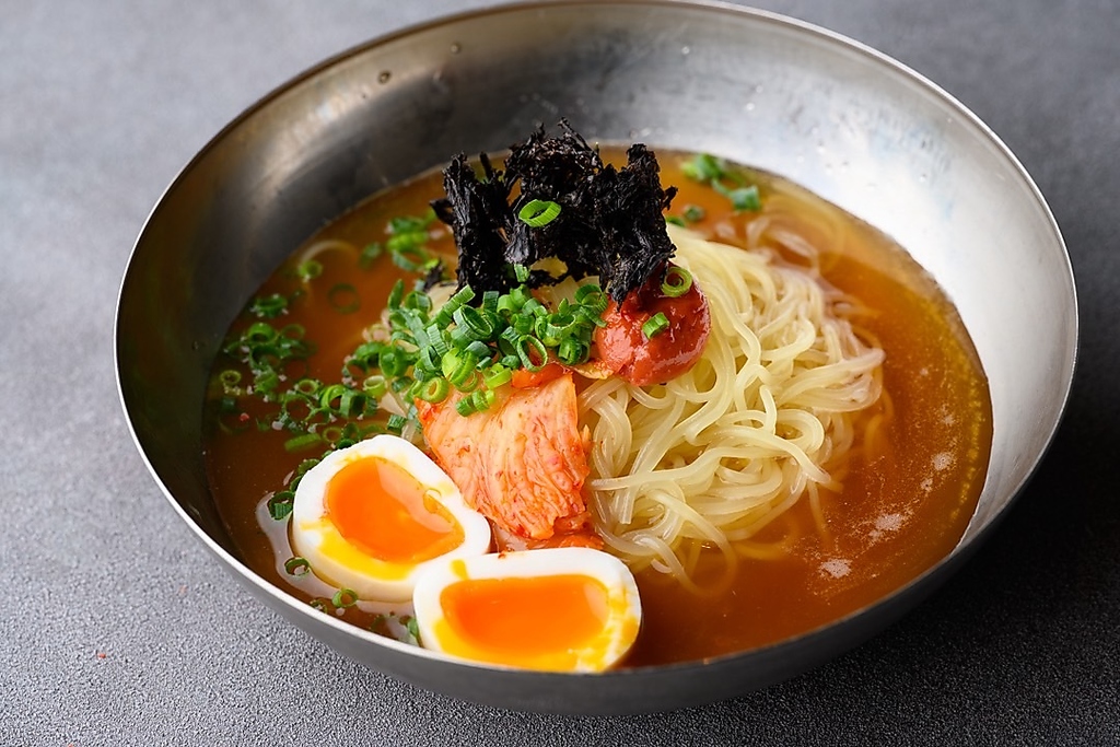 ツルッと喉越し爽快！締めに人気の究極の冷麺