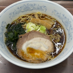 初めての旅行先で食べた思い出のしょうゆラーメンの写真