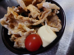 鶏皮のパリパリ揚げ