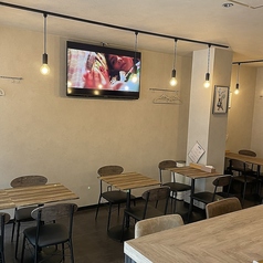 106 CAFE&DINING BAR イチマルロクの雰囲気1